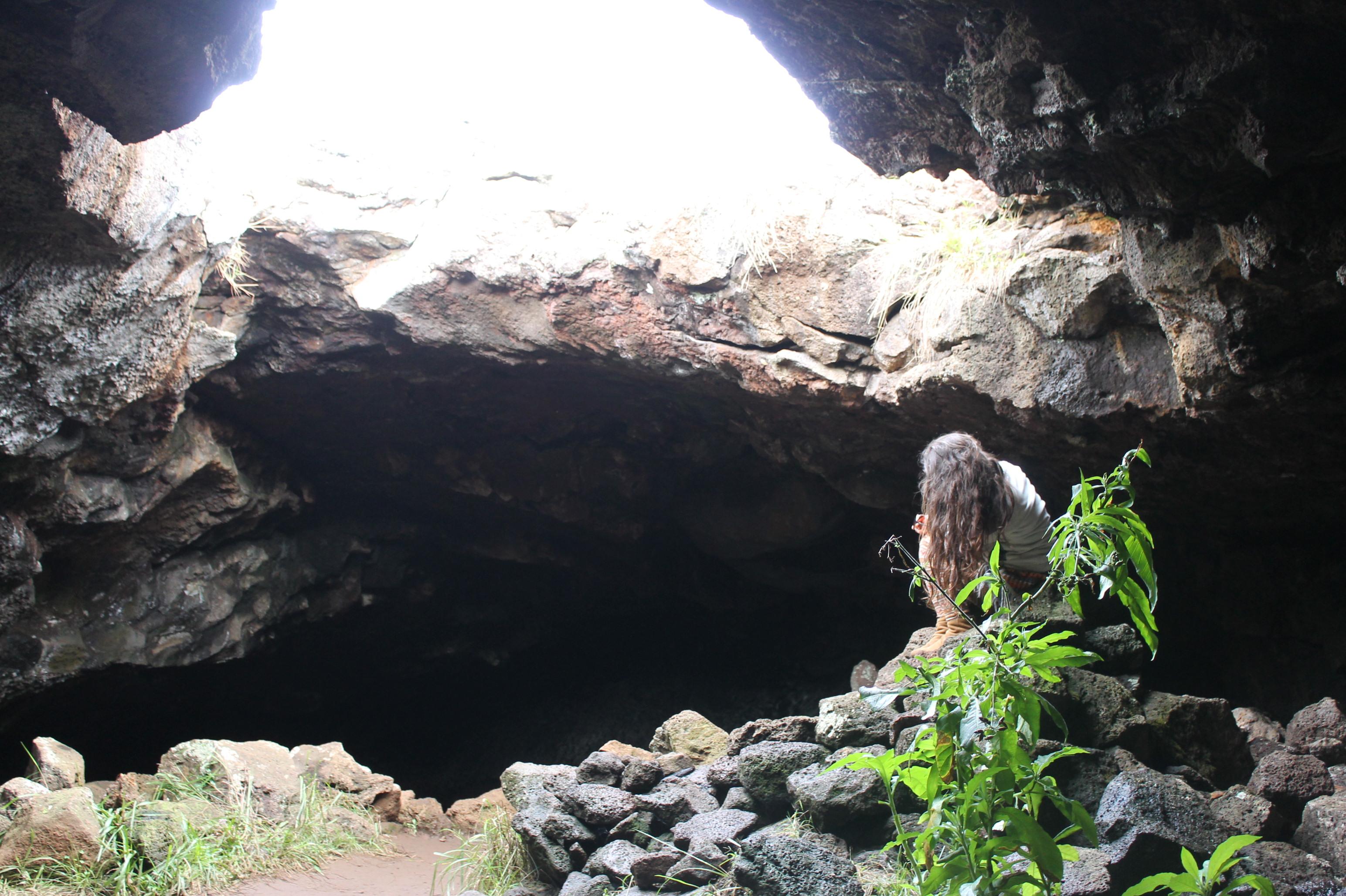 Ana Te Pahu (Cueva de los Plátanos), por Consue Chavez