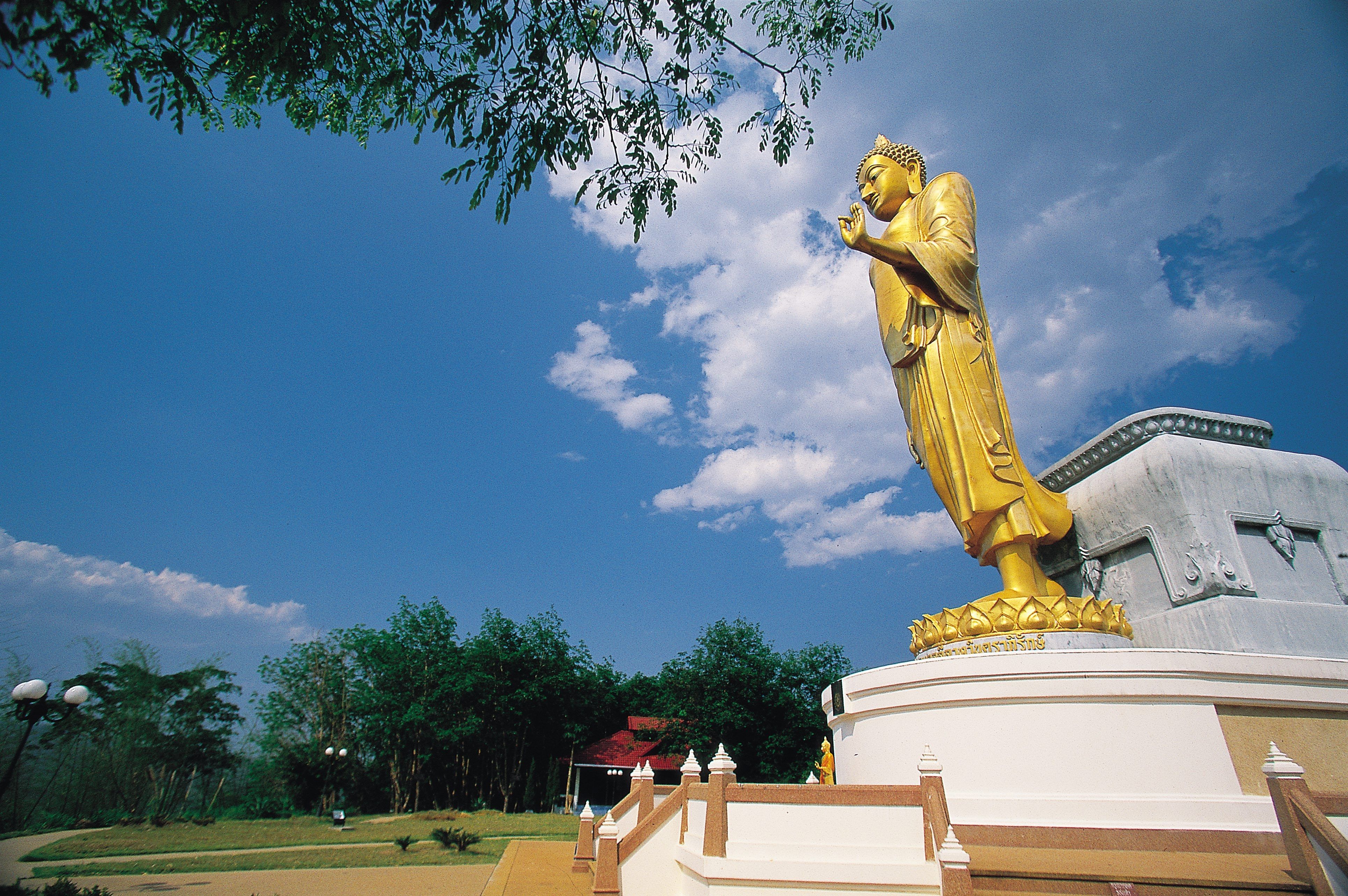 Phra Yai Phu Kok Gnew, por Turismo Tailandia