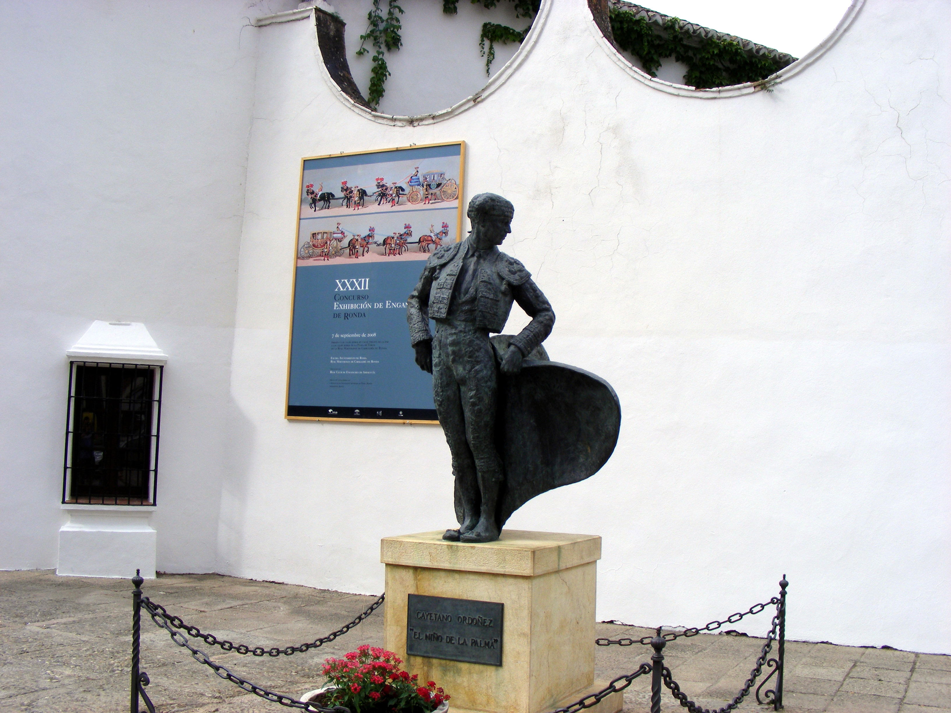 Estatuas en Ronda: un recorrido por arte y tradición histórica