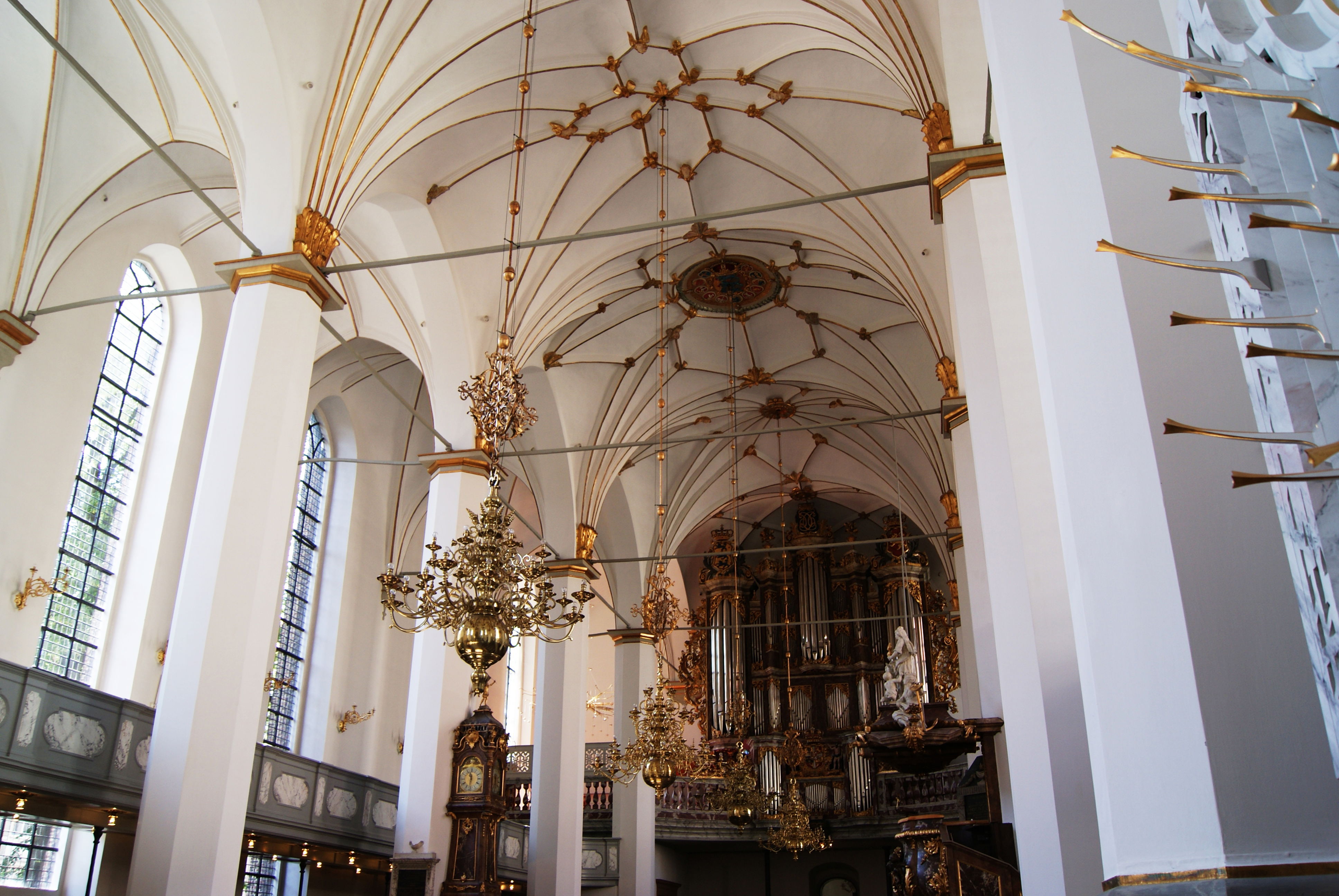 Iglesia de la Trinidad, por Roberto Gonzalez