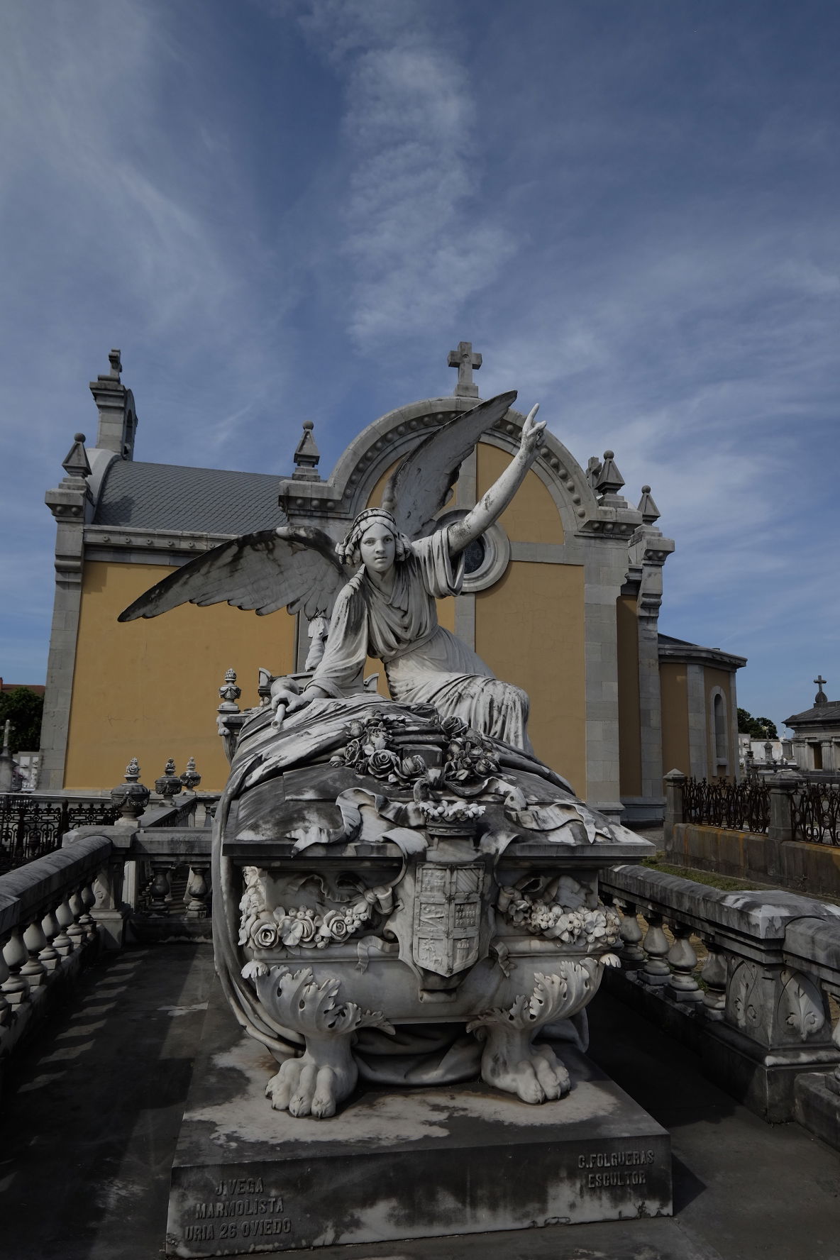 Cementerio Municipal de La Carriona, por Irene Villena Vi