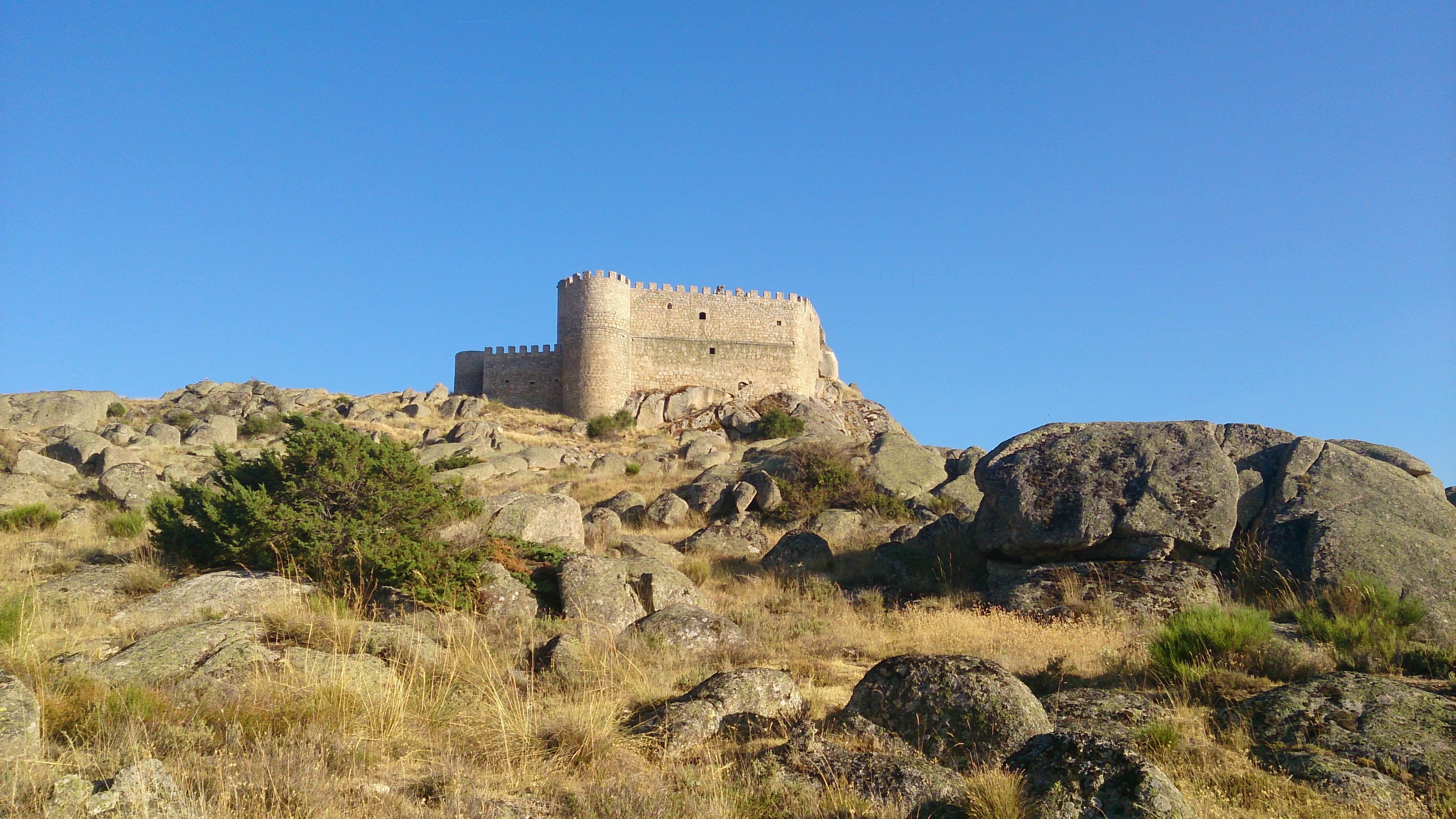 Castillo de Manqueospese, por Conchi García