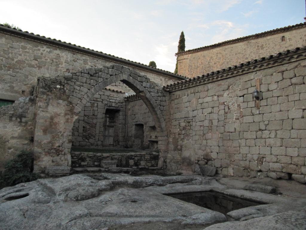 Monasterio de Santa Maria de Lluçà, por Lala