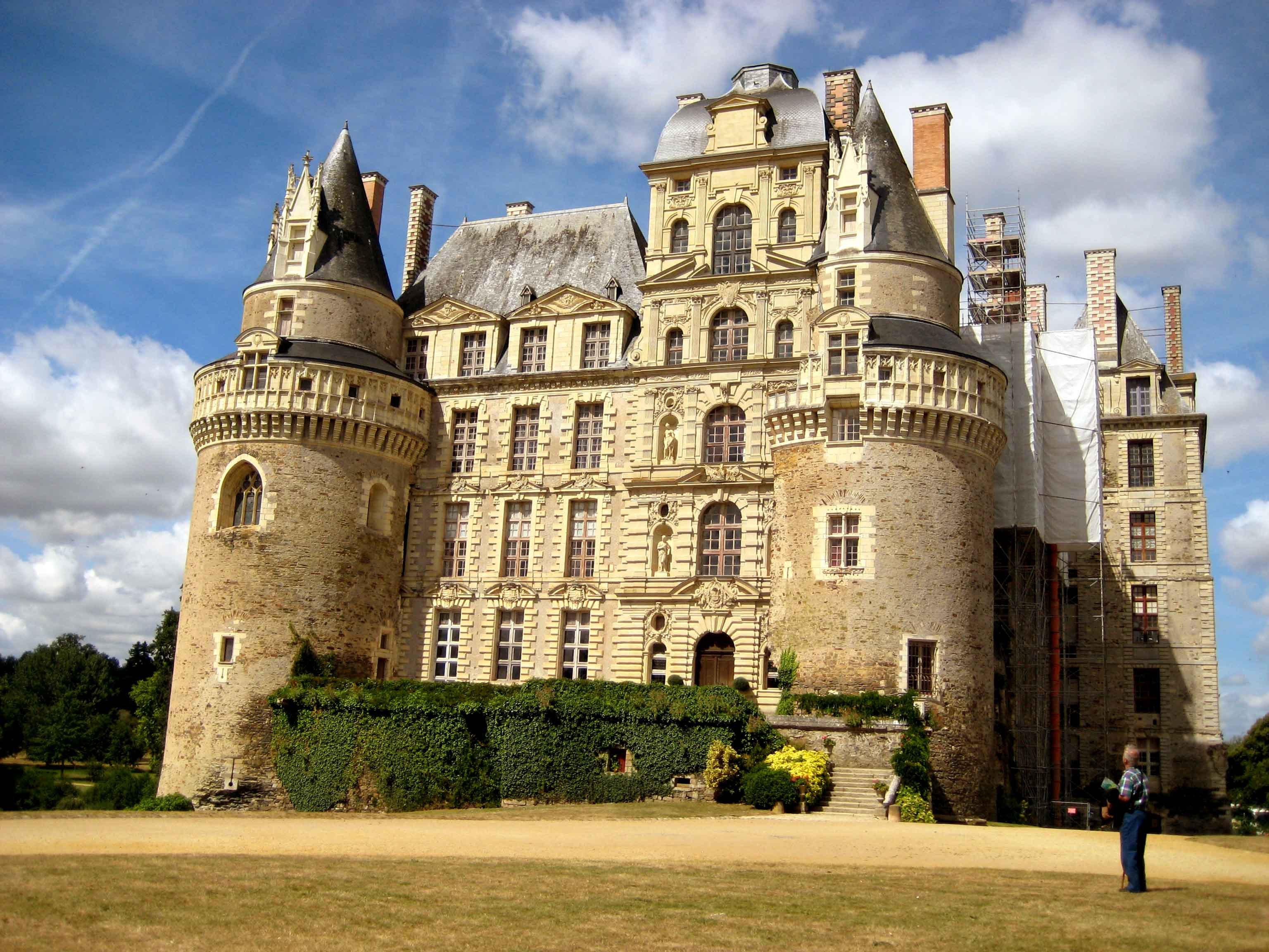 Замок Ардикур во Франции