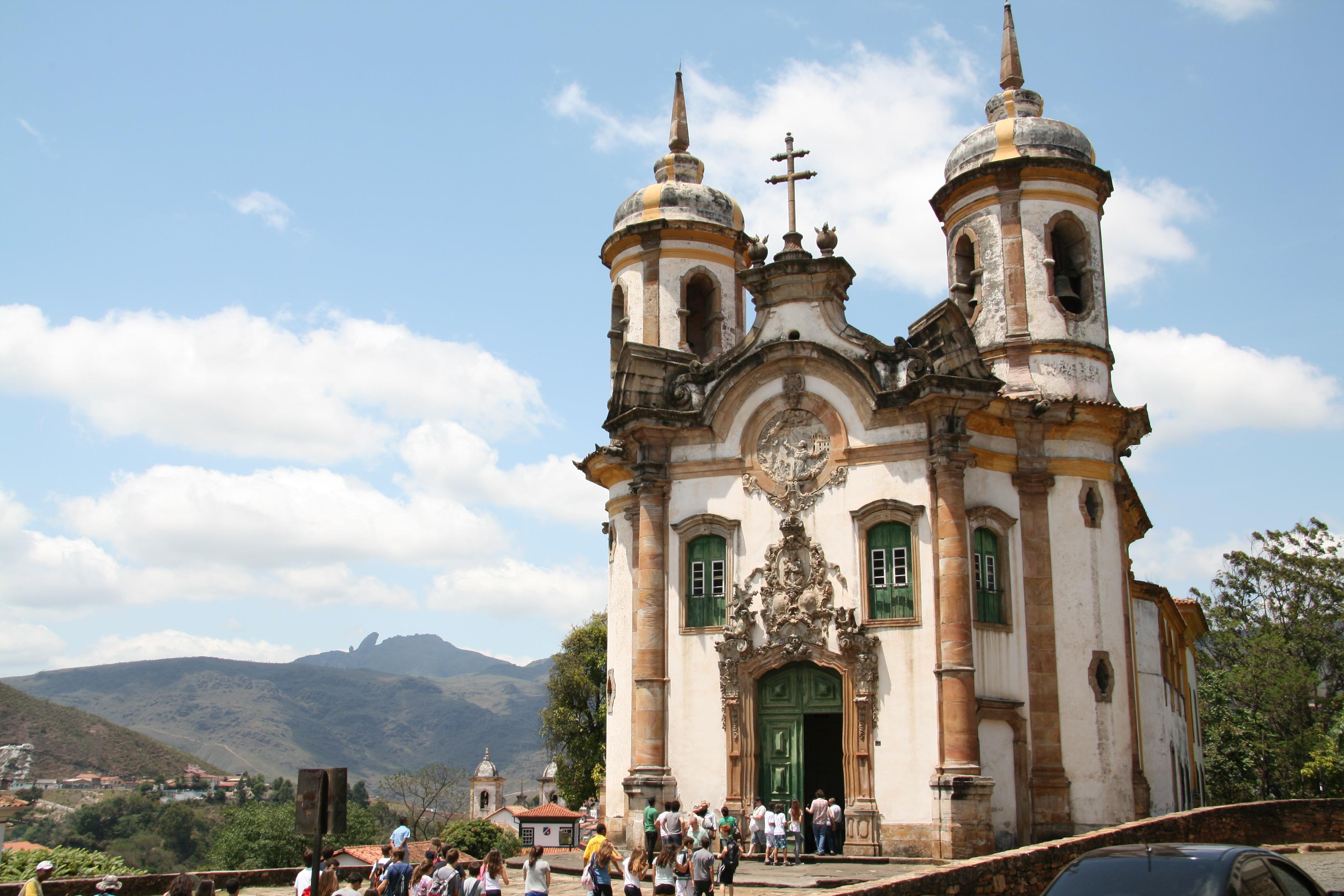 Iglesias en Minas Gerais: Joyas arquitectónicas y espirituales del Brasil