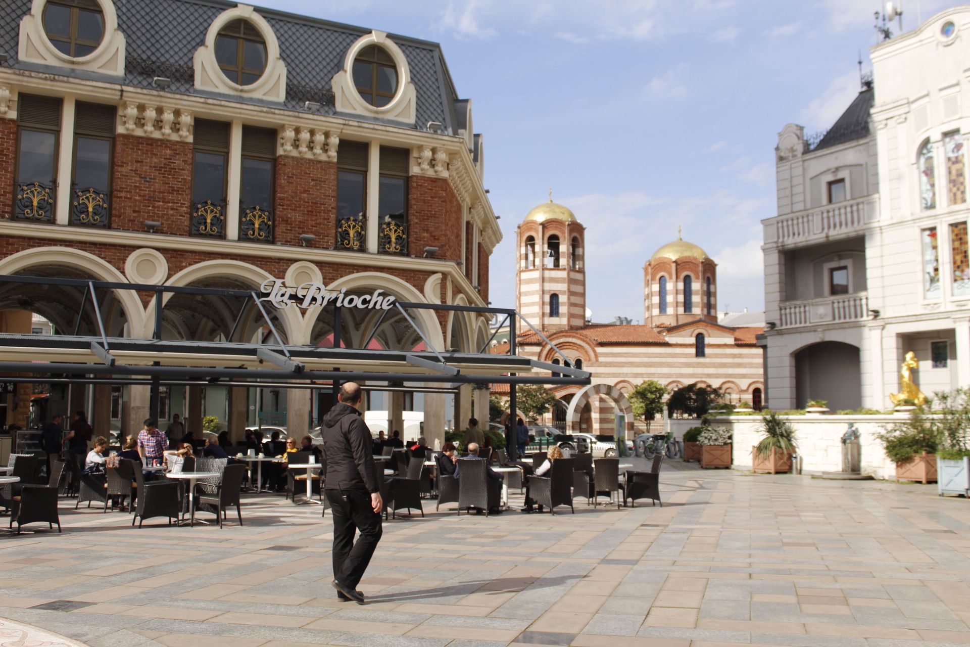 Batumi Piazza, por Sebastian Muñoz