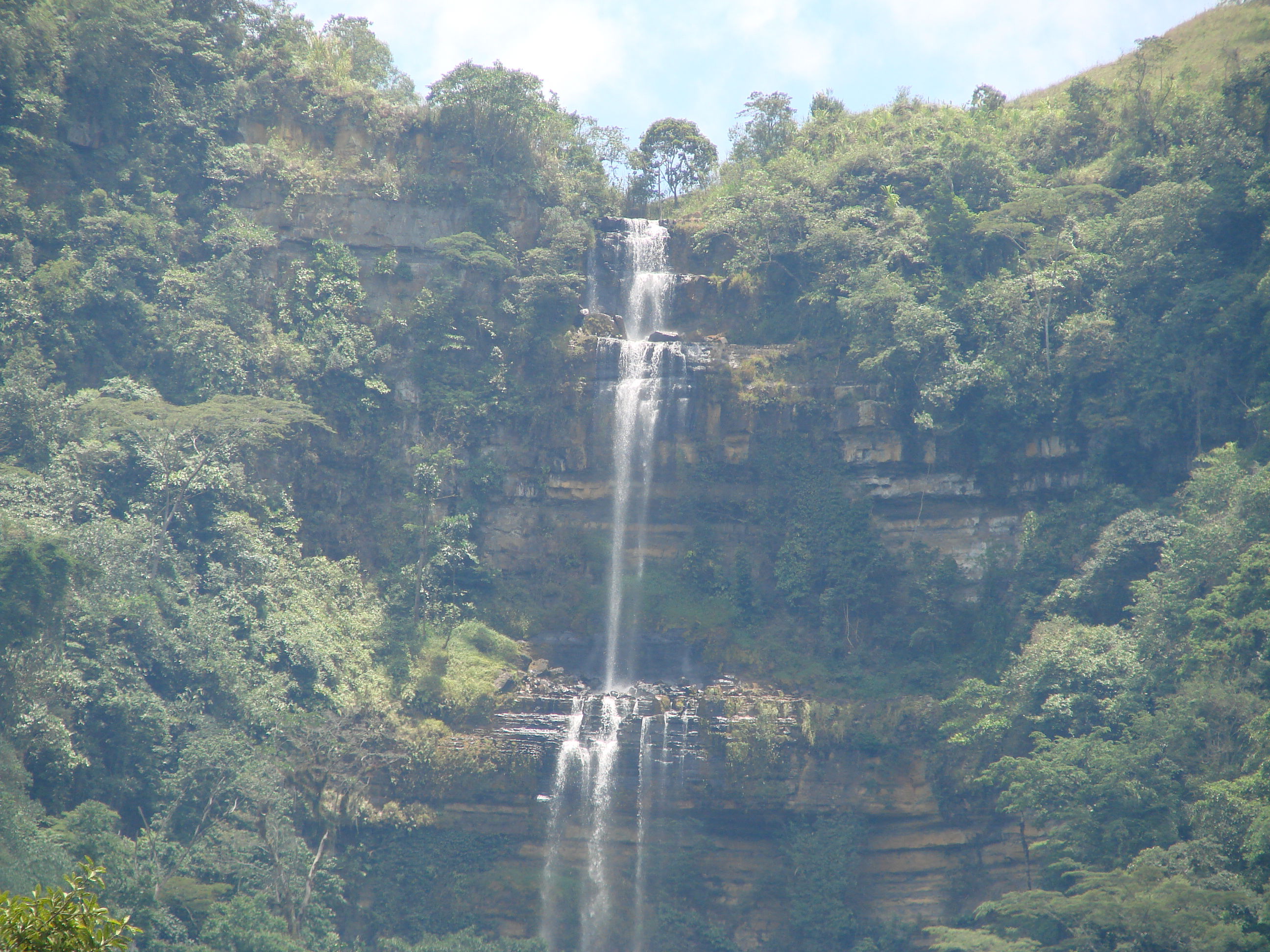 Cascada de Juan Curi, por Gilberto Neira Pereira