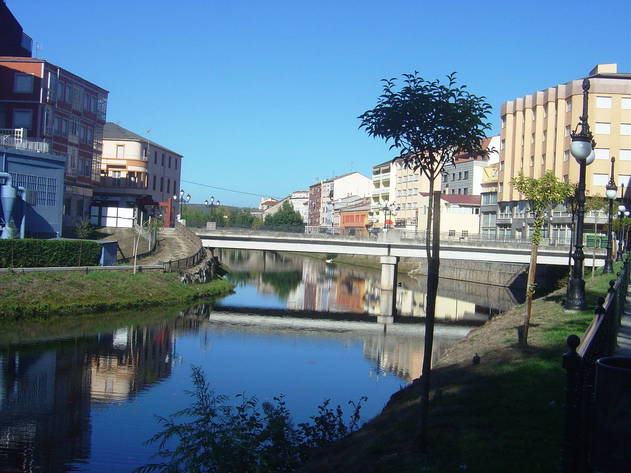 Paseo Fluvial, por Javier 
