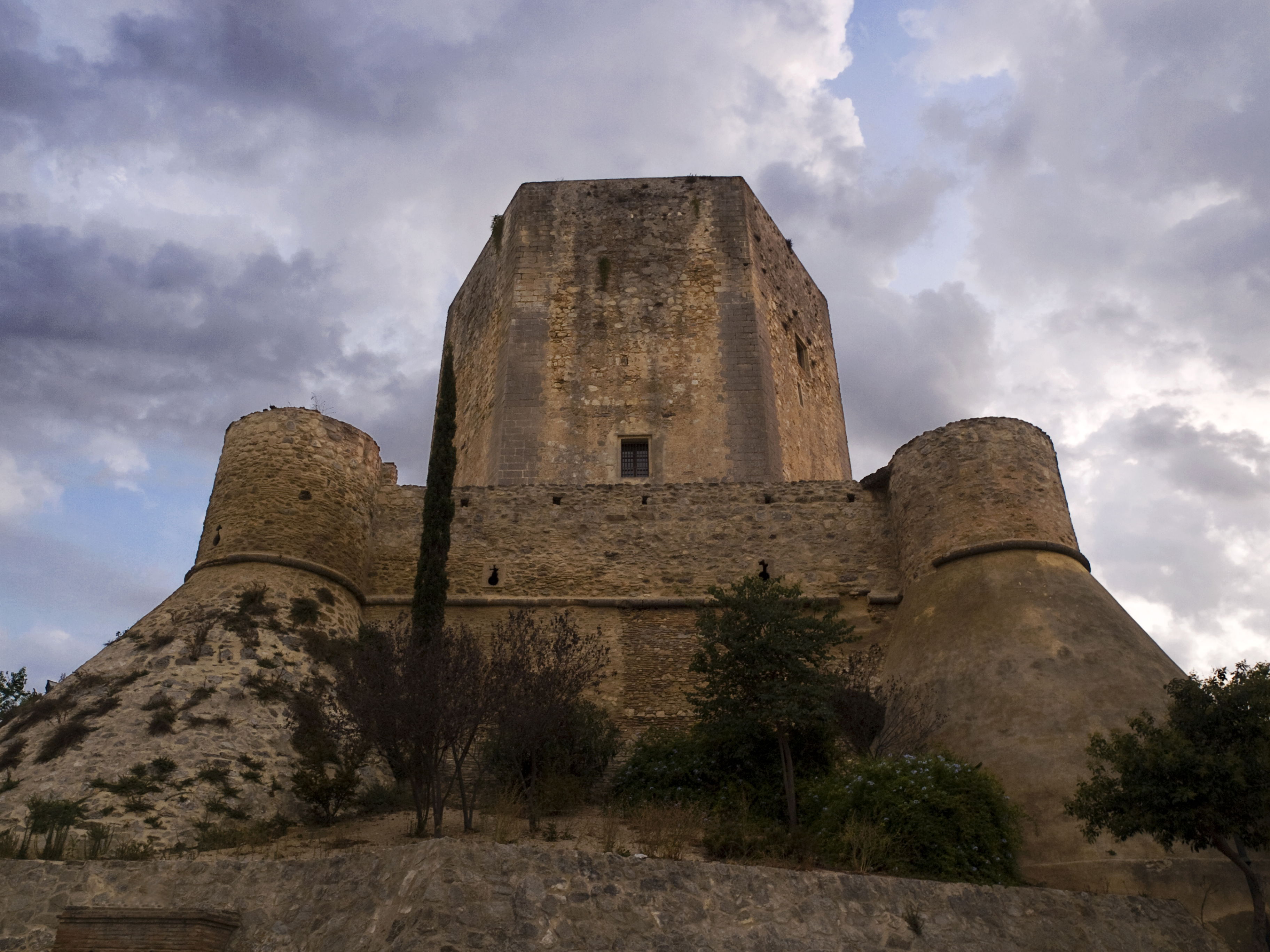 Castillo de Santiago, por Mª Angeles Vidal Tejero