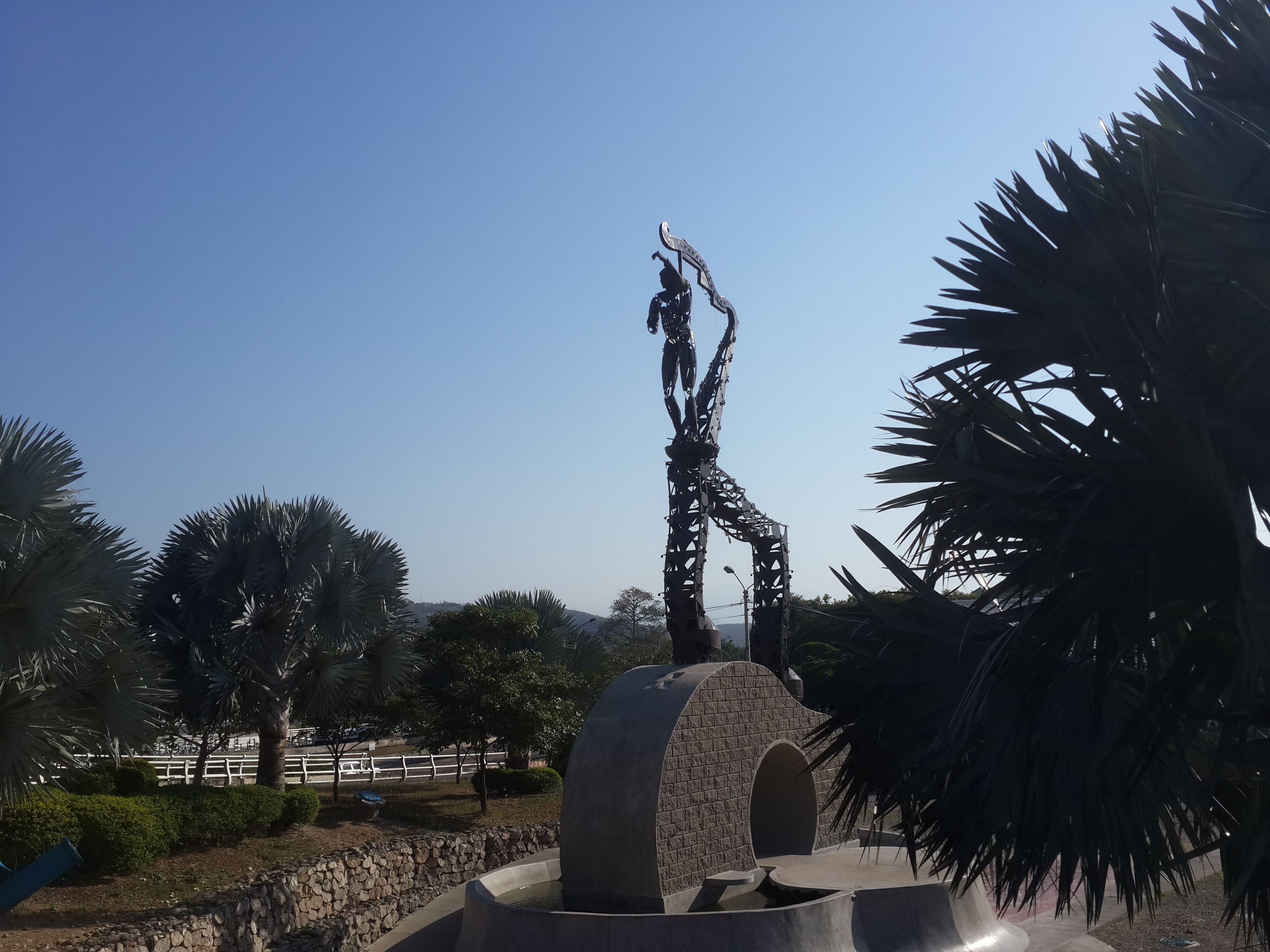 Monumento a Arnulfo Briceño, por César - Mochilero