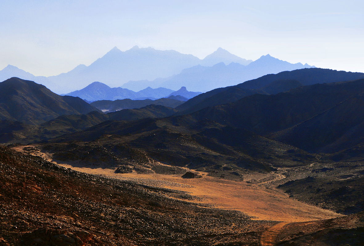 Montes de Safaga, por Vlad Sidorak