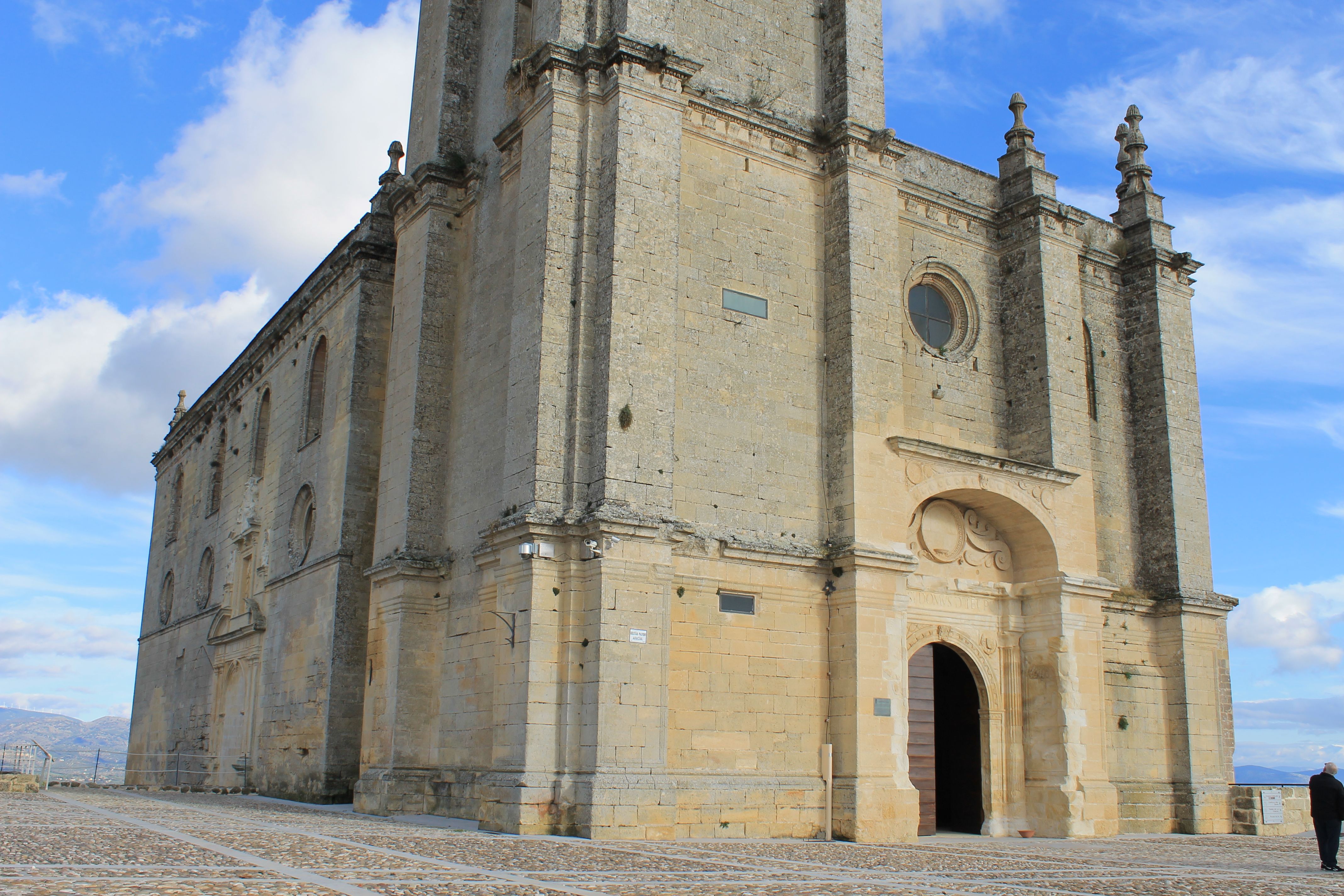 Iglesia mayor abacial (Iglesia de Santa María), por María del Carmen Fernández Milanés