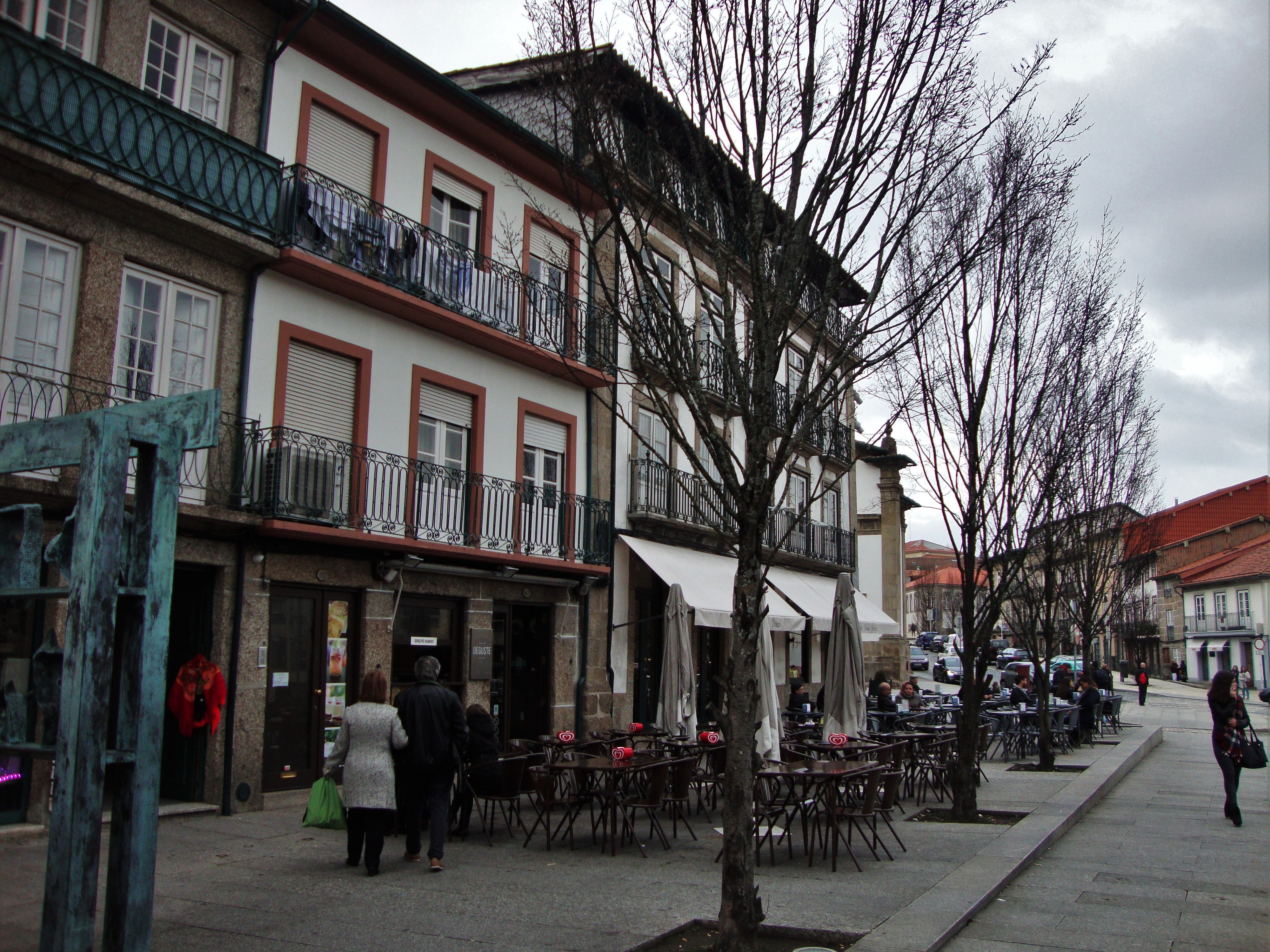 Calle de São Dâmaso, por Helena Compadre