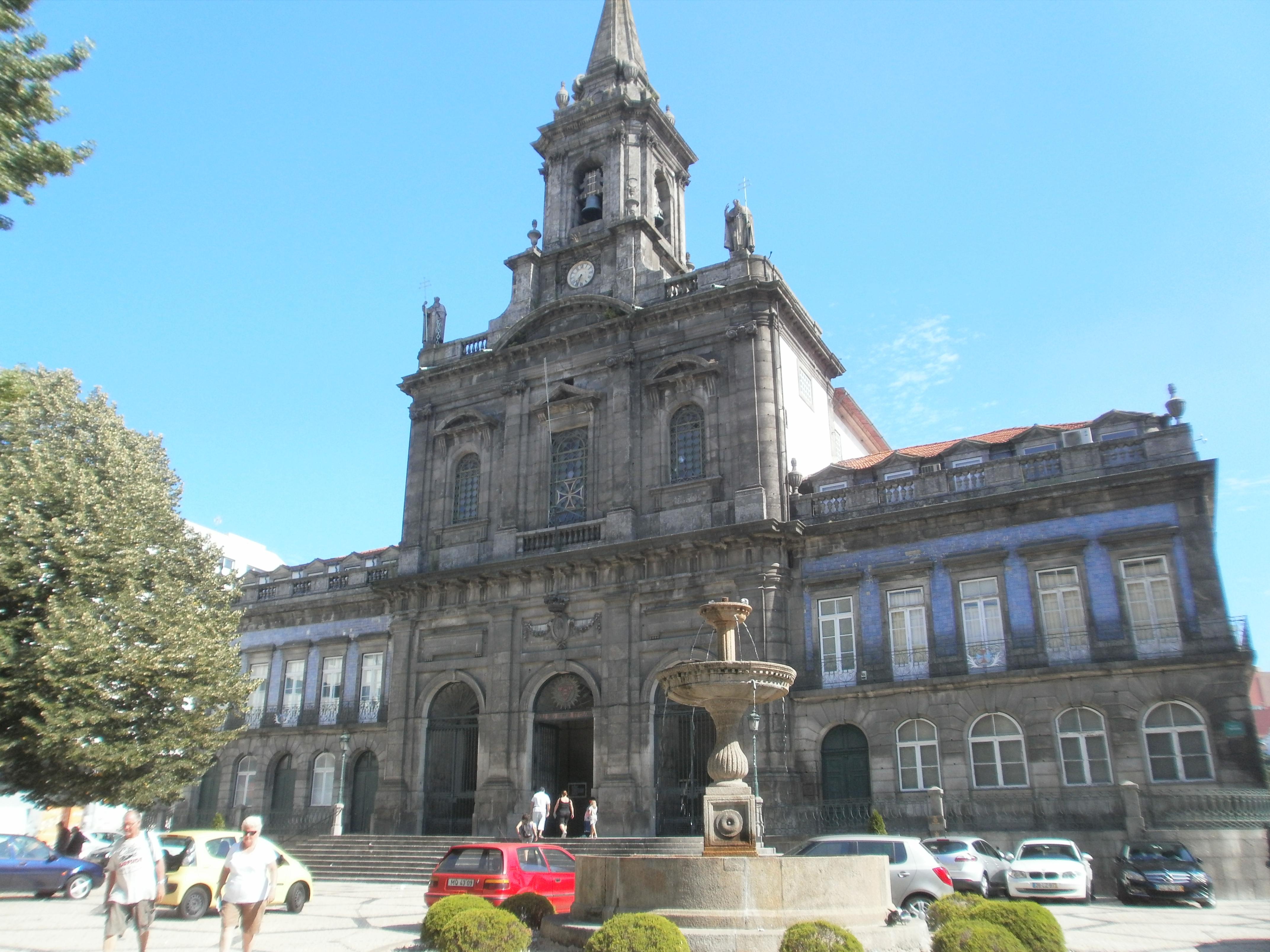 Igreja da Trindade - Iglesia de la Trinidad, por 2 pekes viajeros 