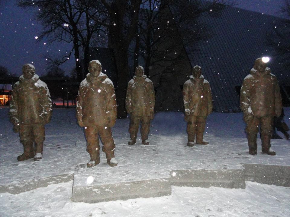 South Pole Monument, por Mariangela Sapere